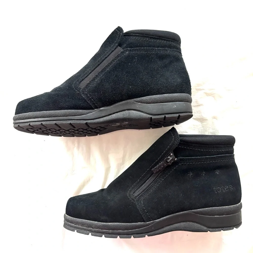 Totes Black Suede Dress Zip Up Ankle Boots SZ 7 B Worn 2X